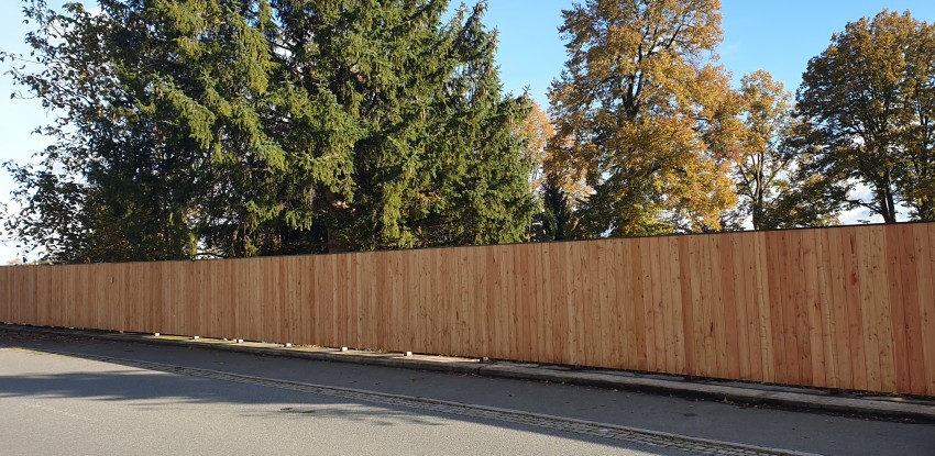 Bretterzaun am alten Ernstthaler Friedhof an der Dresdner Straße