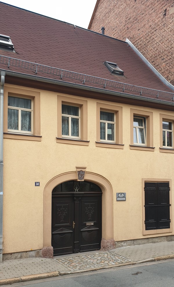 Lyra – Karl-May-Straße 38